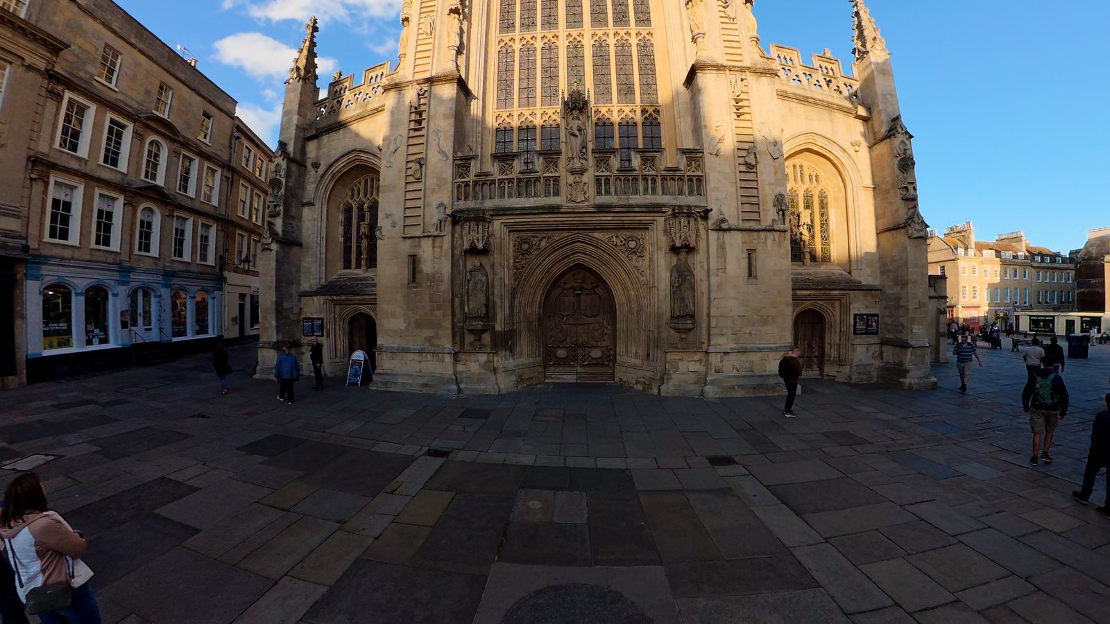 Bath Abbey reframed with the Wide preset.